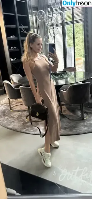 Alina Schulte im Hoff / alina_grozea nude photo #0075