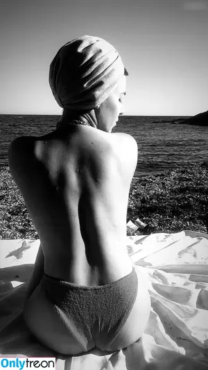 Alina Süggeler / alina_sueggeler фото голая #0016