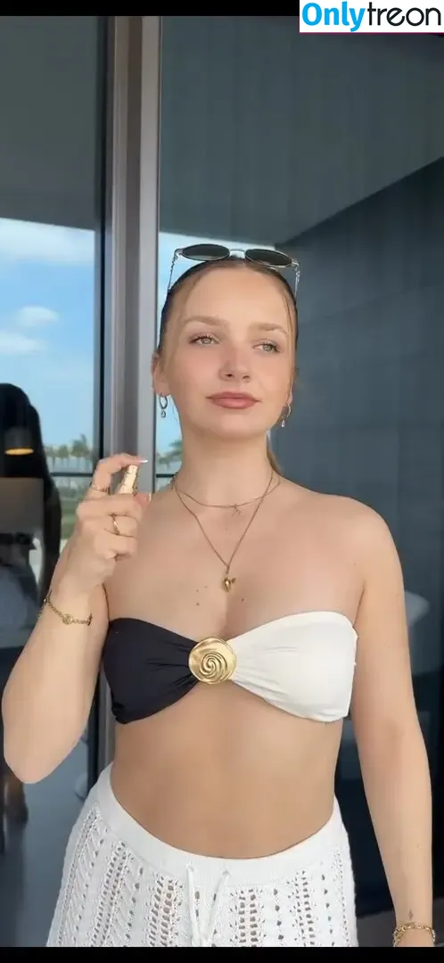Alinamour nude photo #0418 (Alinamour)