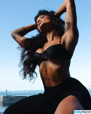 Aline Riscado / soualinecampos nude photo #0190