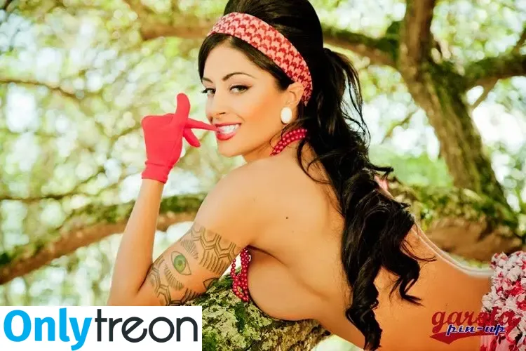 Aline Riscado nude photo #0353 (Aline Campos / soualinecampos)