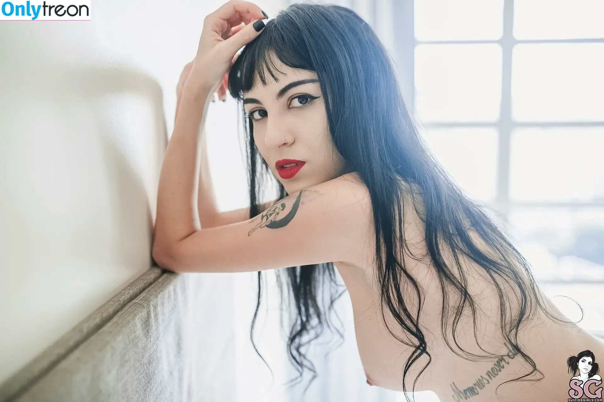 alineem nude photo #0107 (alineem_)