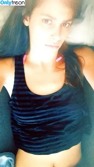 Alisar Ailabouni / alisarailabouni nude photo #0090