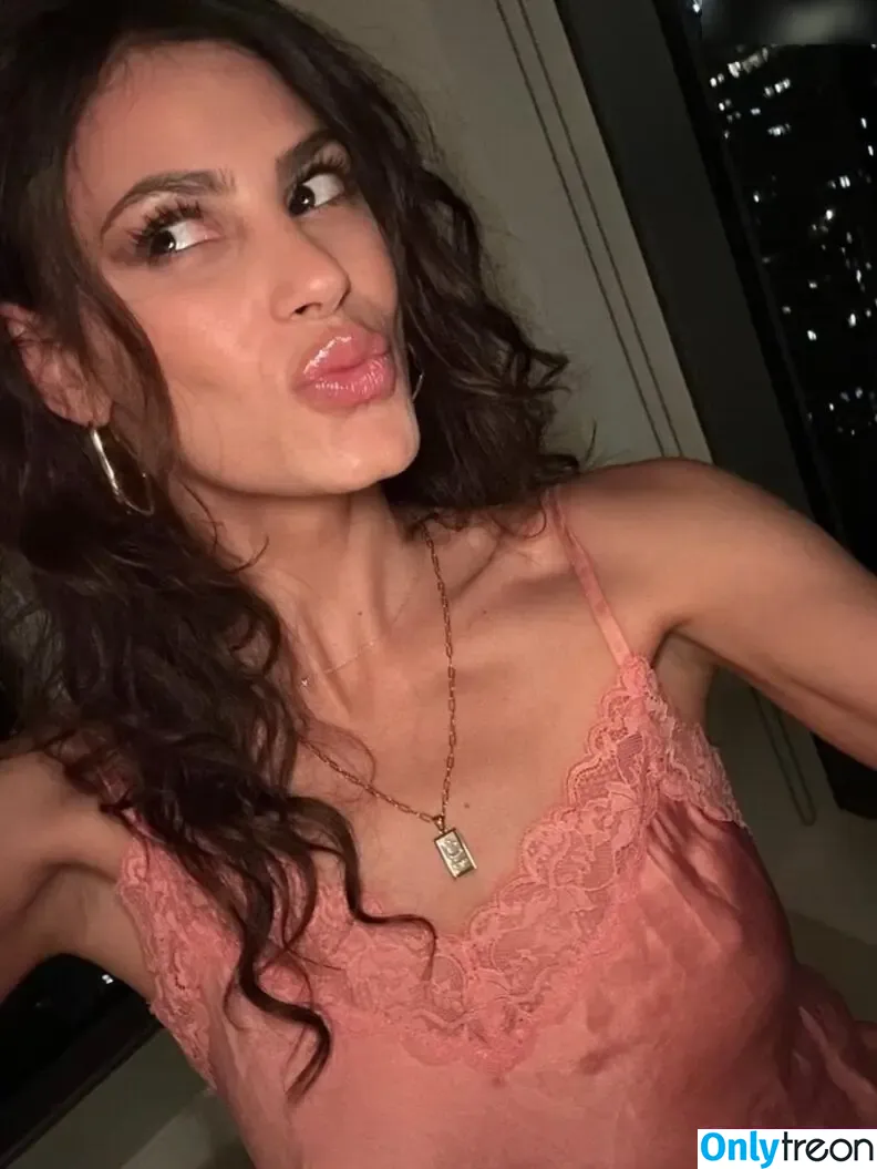 Alisar Ailabouni nude photo #0095 (alisarailabouni)