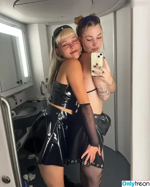 Alisea Löffler / unregierbar nude photo #0021