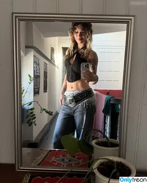 Alisea Löffler / unregierbar nude photo #0070