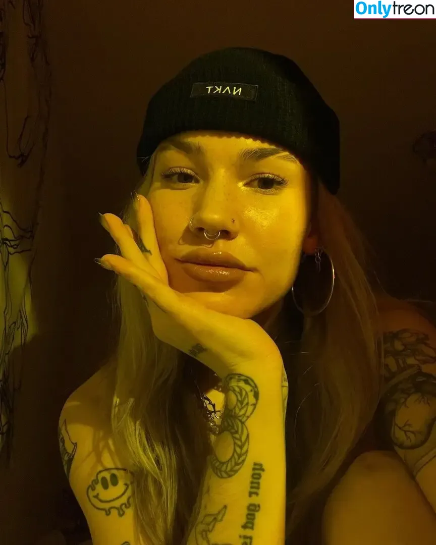 Alisea Löffler nude photo #0039 (unregierbar)