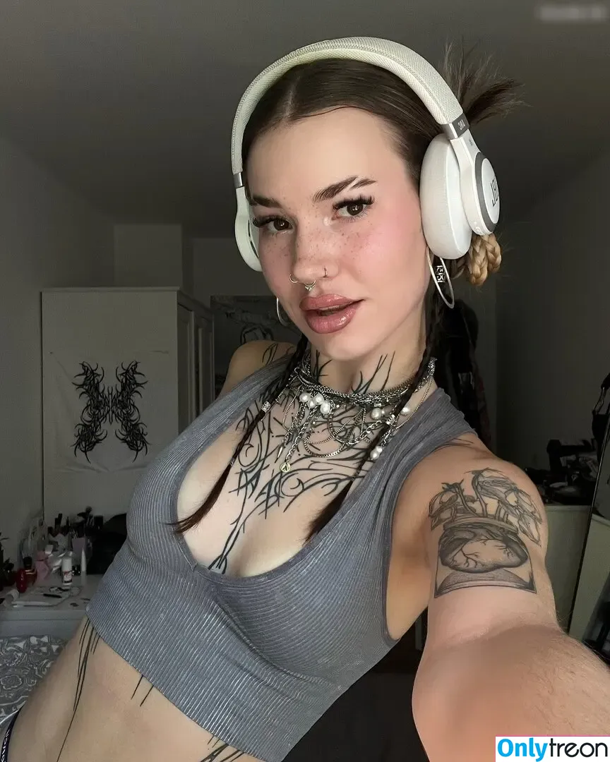 Alisea Löffler nude photo #0055 (unregierbar)