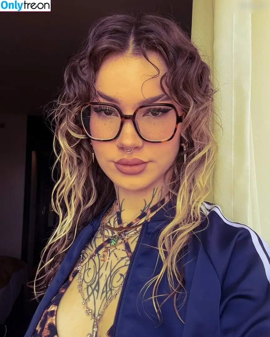 Alisea Löffler голая photo #0066 (unregierbar)