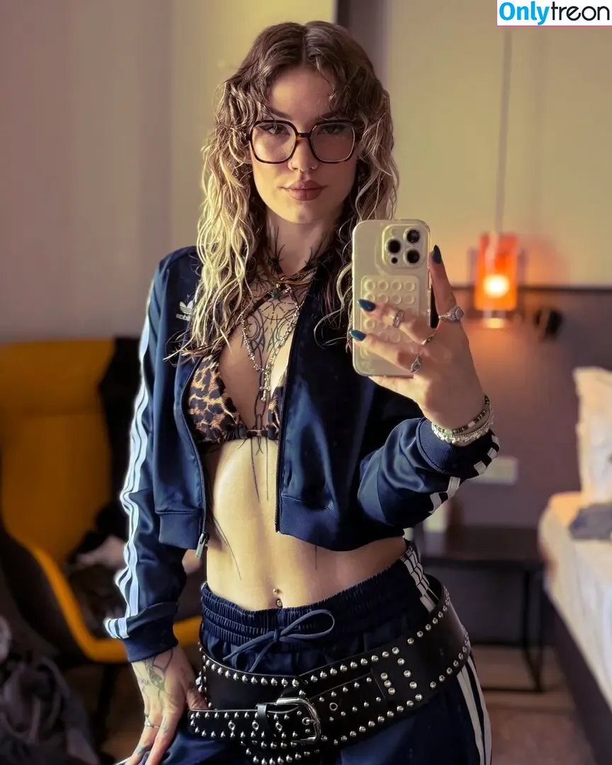 Alisea Löffler nude photo #0069 (unregierbar)