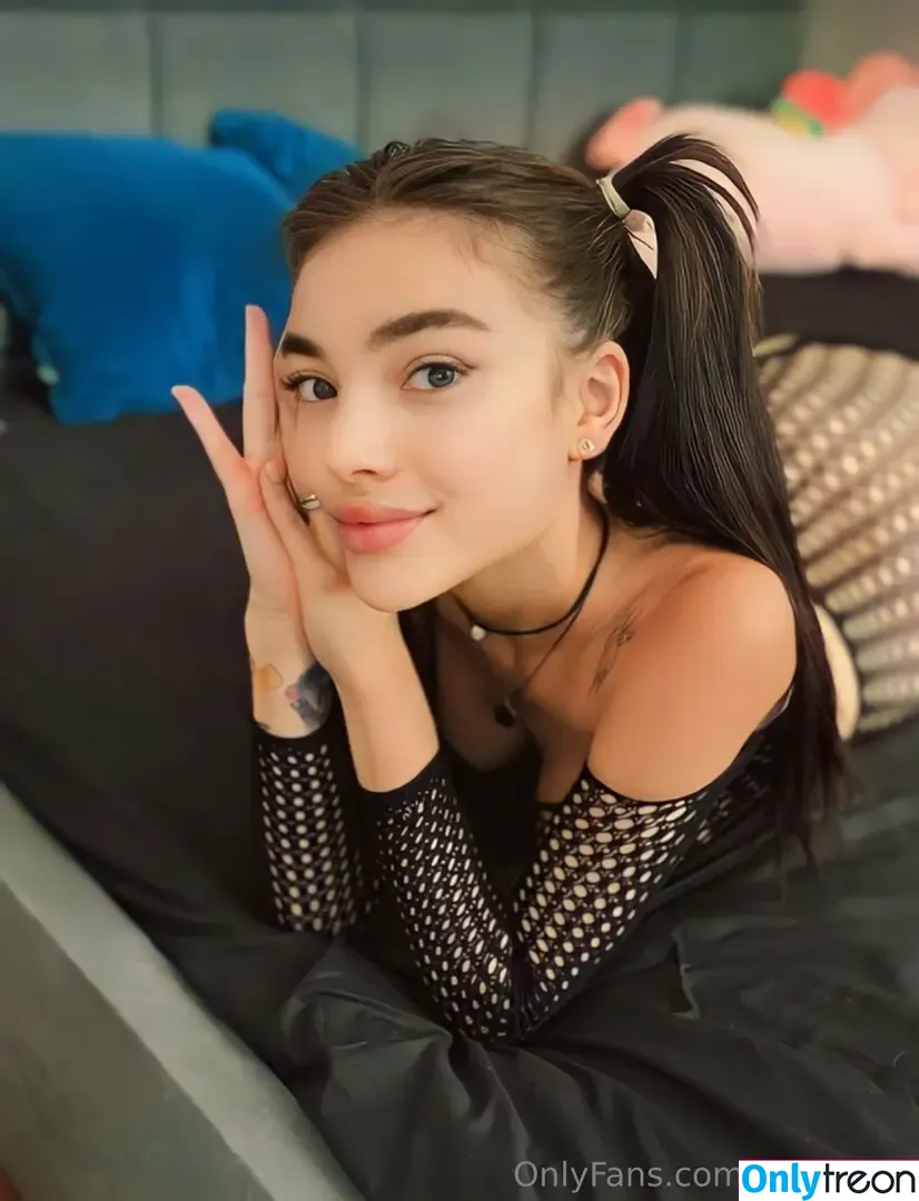 alisebuns голая photo #0016 (alisebuns)