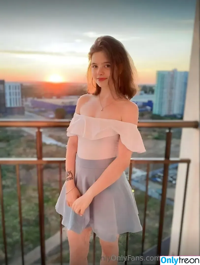 alisebuns голая photo #0062 (alisebuns)