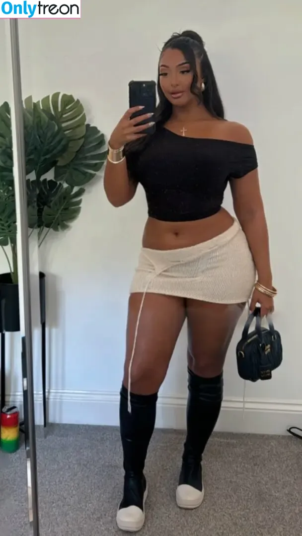 Alisha Simone nude photo #0002 (alishasimone_)