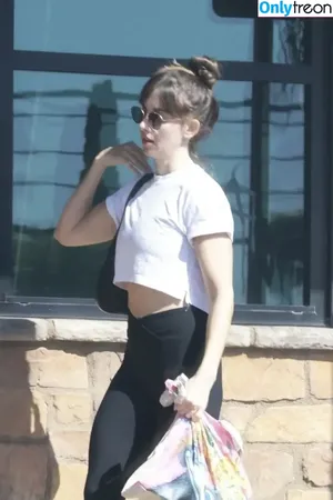 Alison Brie / alisonbrie фото голая #1176