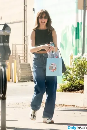 Alison Brie / alisonbrie фото голая #1183