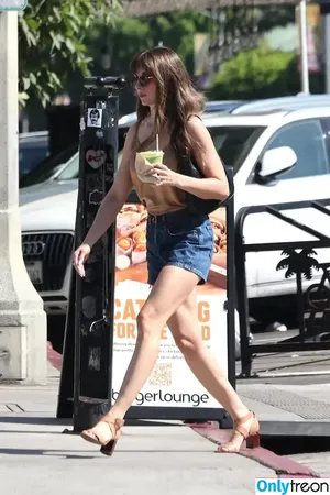 Alison Brie / alisonbrie nude photo #1866