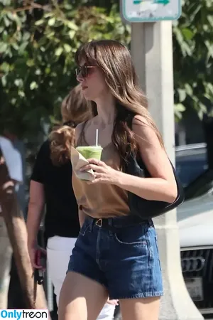 Alison Brie / alisonbrie nude photo #1869