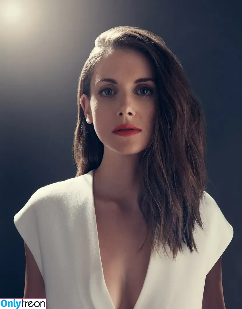 Alison Brie голая photo #1499 (alisonbrie)