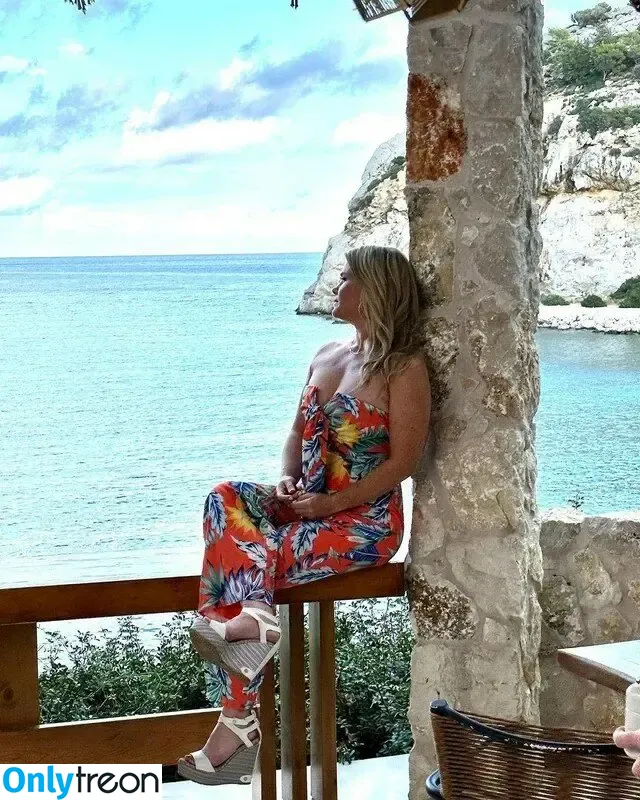 Alison Sweeney голая photo #0016 (alisweeney)