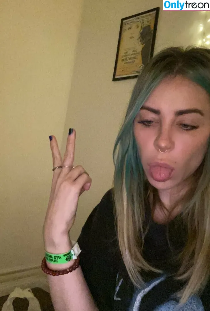 Alison Wonderland nude photo #0008 (alisonwonderland / allywonder)