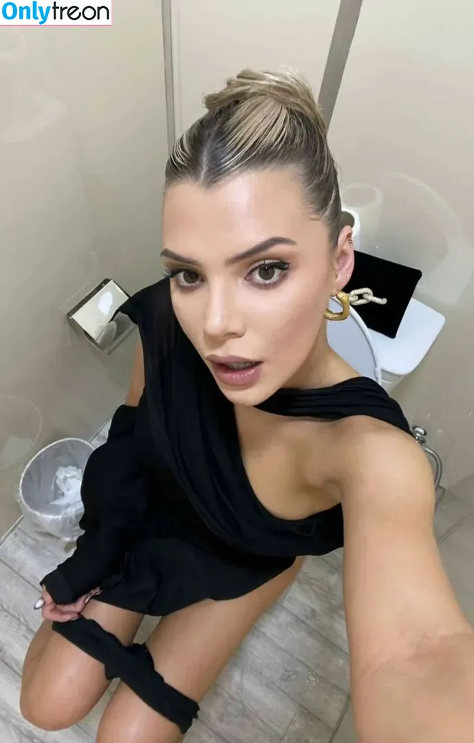 Alissa Violet nude photo #0169 (alissaviolet)