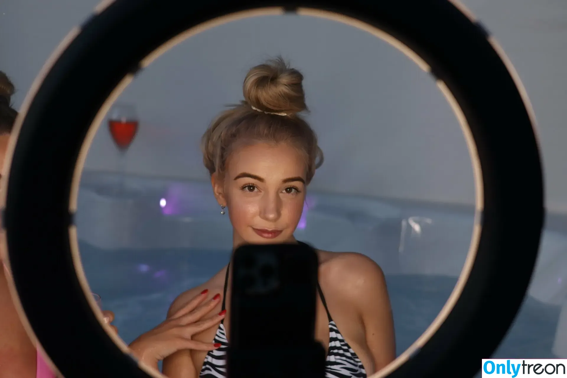 alissaquinn голая photo #1677 (Alissa / alissa_quinn)