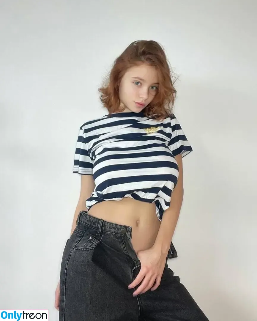alissiababe nude photo #0003 (alissiababee)