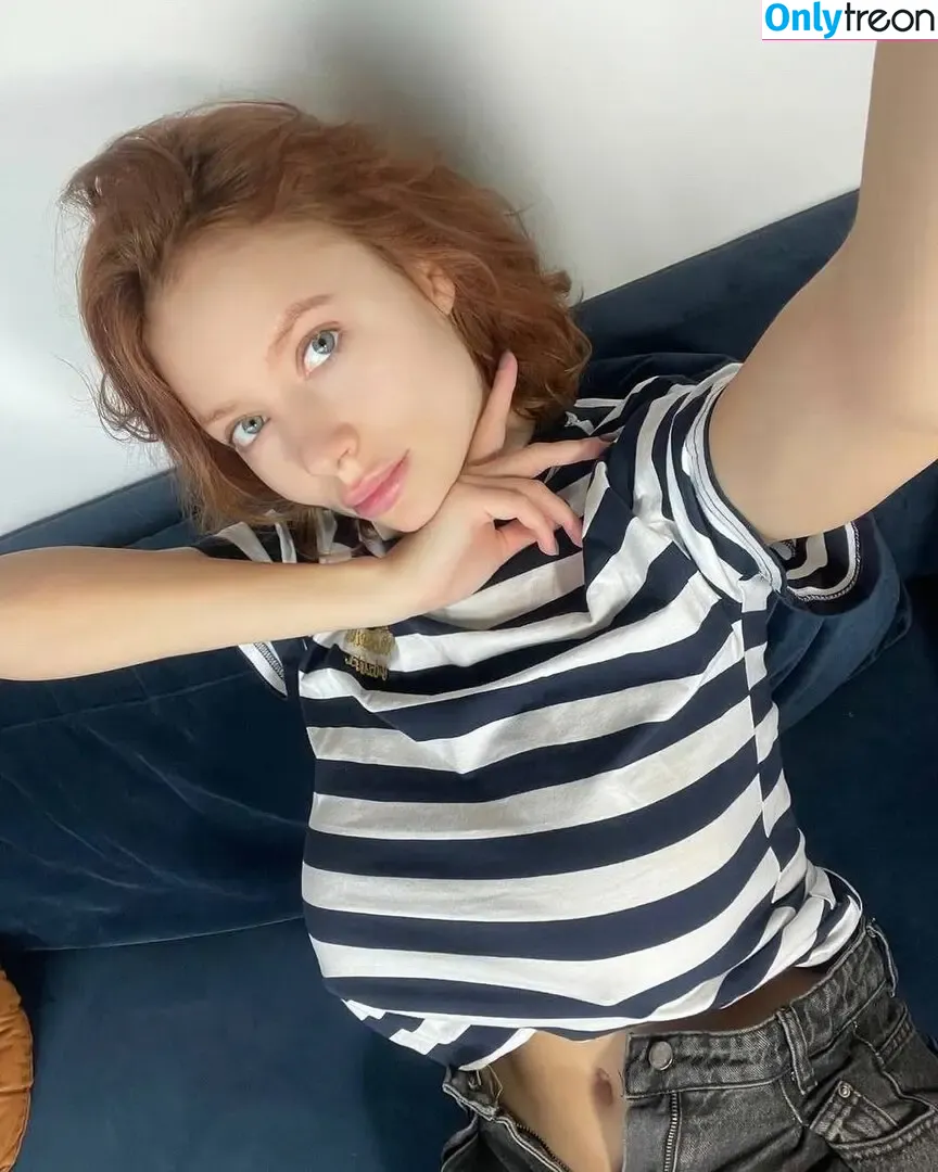 alissiababe nude photo #0005 (alissiababee)