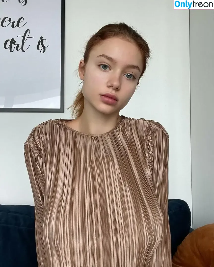 alissiababe nude photo #0031 (alissiababee)