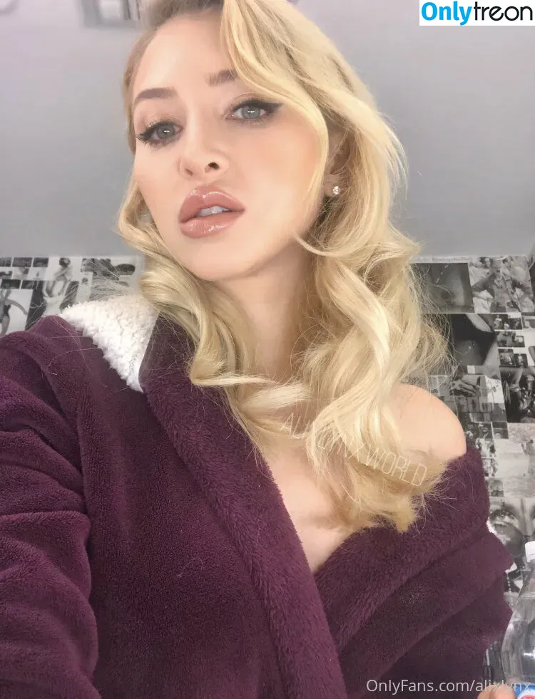 alixlynx голая photo #0031 (thealixlynx)