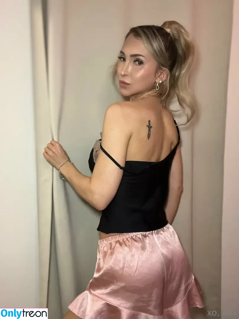 alixlynx nude photo #0064 (thealixlynx)