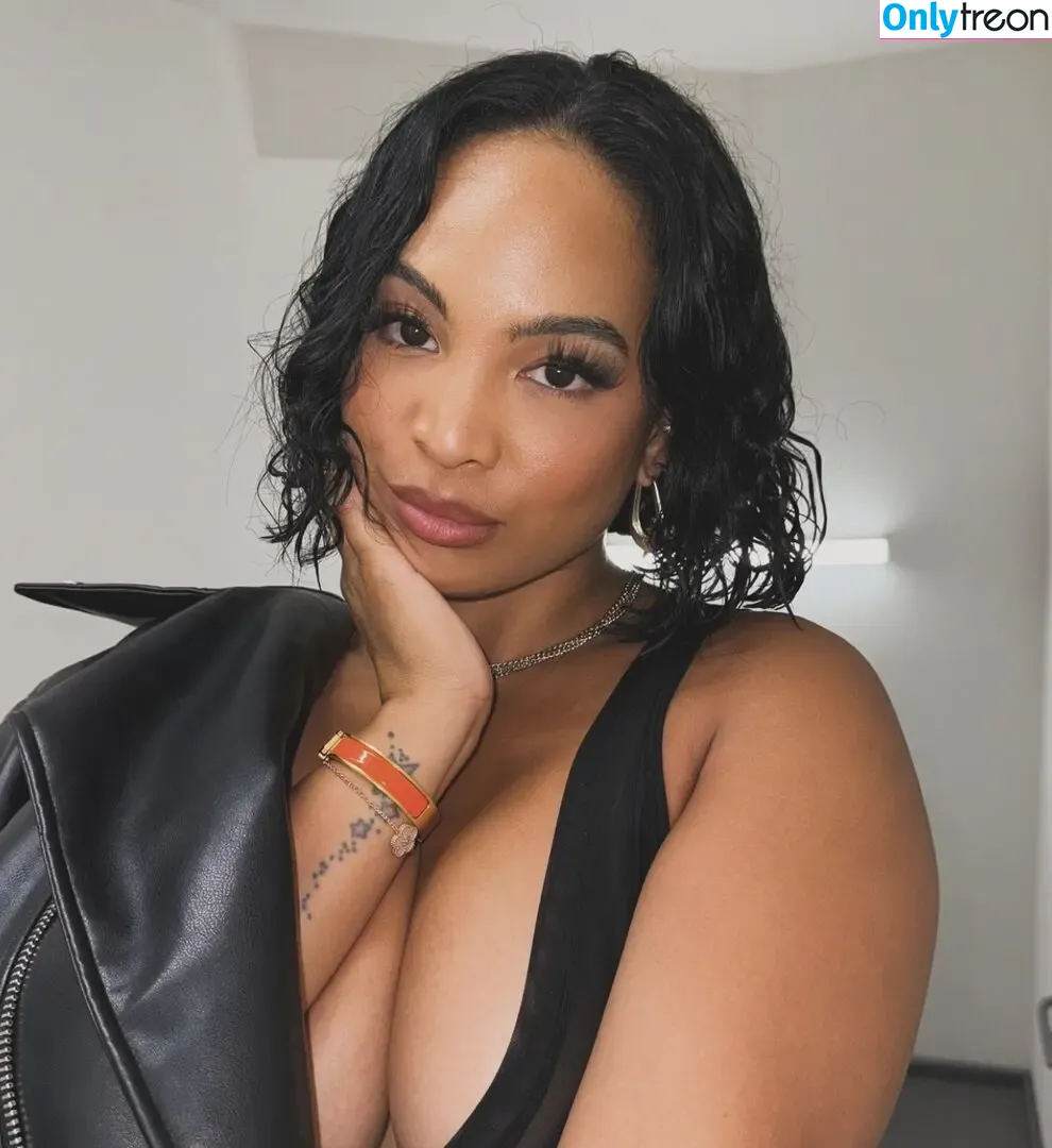 Aliya Janell Brinson nude photo #0011 (thealiyajanell)