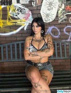 Aliyah Marie / aliyah.marie.d / itsaliyahmarie nude photo #0005