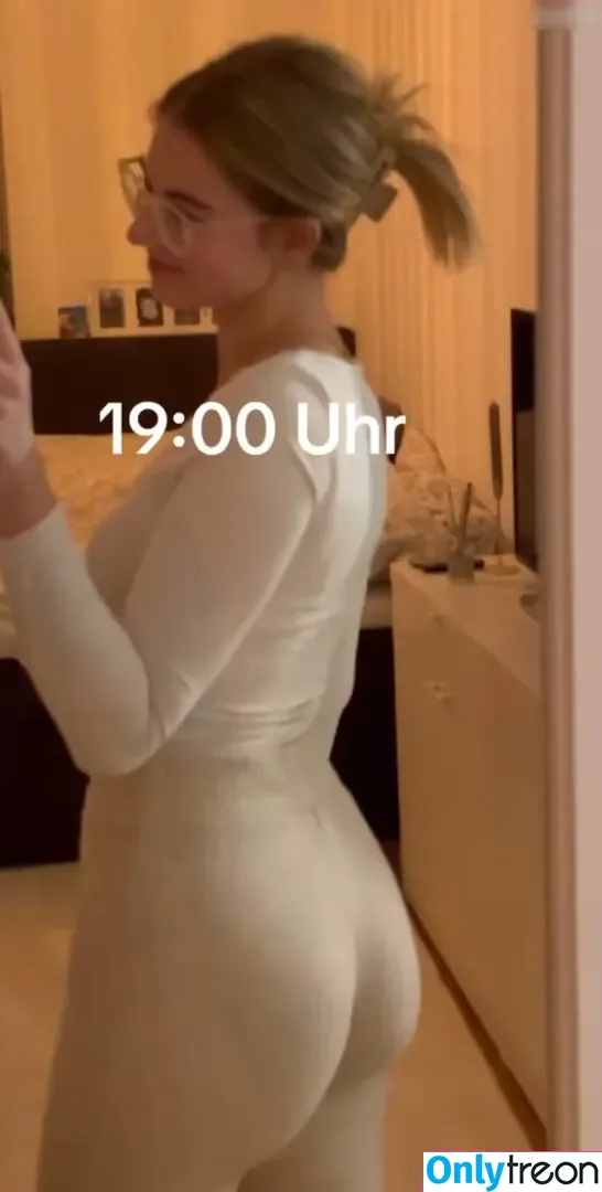 Alizee Talk голая photo #0031 (alizeetalk)