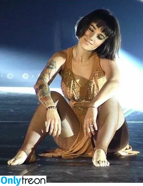 Alizee голая photo #0037 (alizeeofficiel / alizeesanzeth)