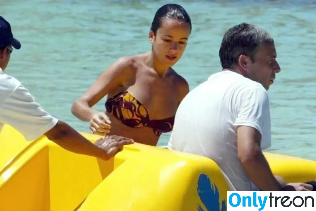 Alizee nude photo #0118 (alizeeofficiel / alizeesanzeth)
