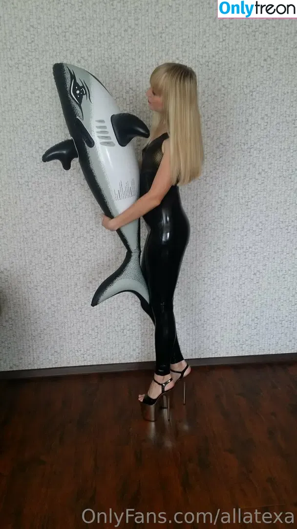 allatexa голая photo #0018 (allatexa)