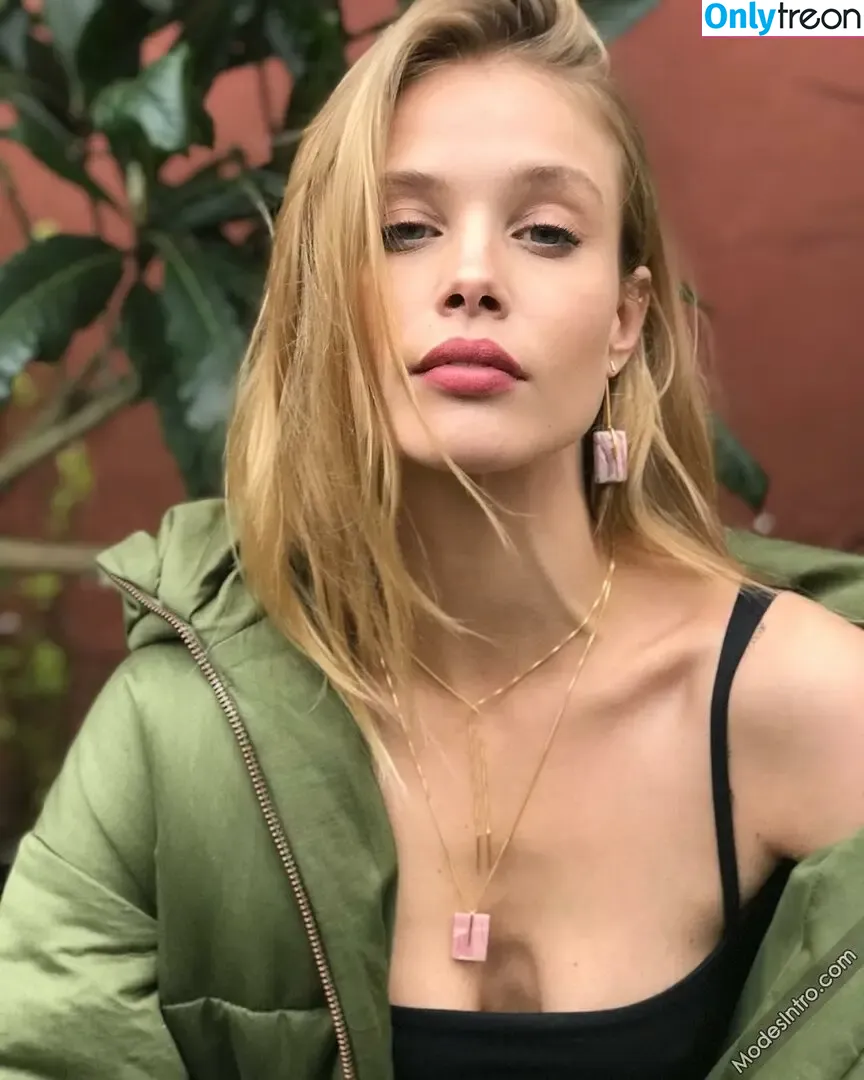Allie Leggett nude photo #0019 (alliemaebb)