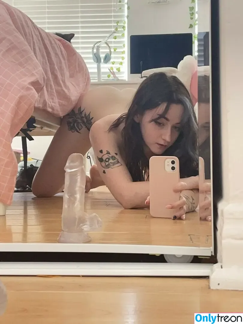 Allie Tricaso nude photo #0012 (allietricaso)