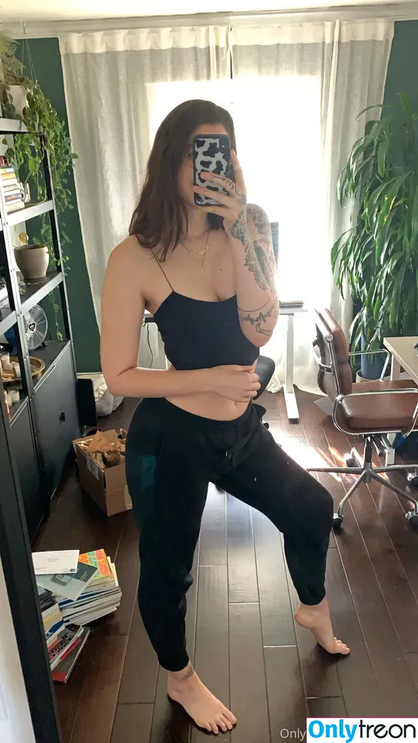 allieoops голая photo #0003 (cummanifesto)