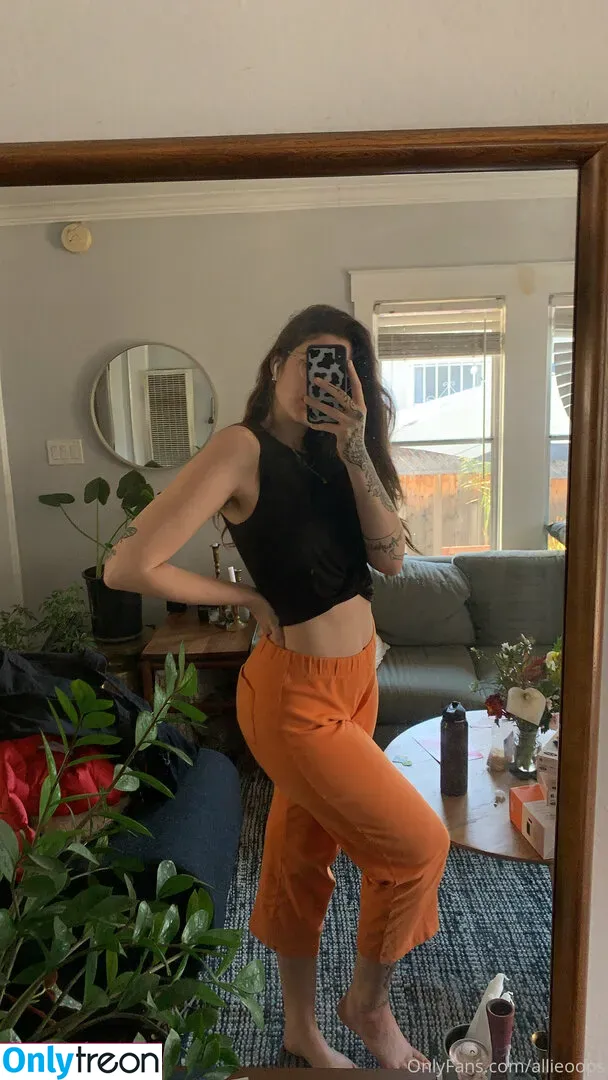 allieoops nude photo #0011 (cummanifesto)