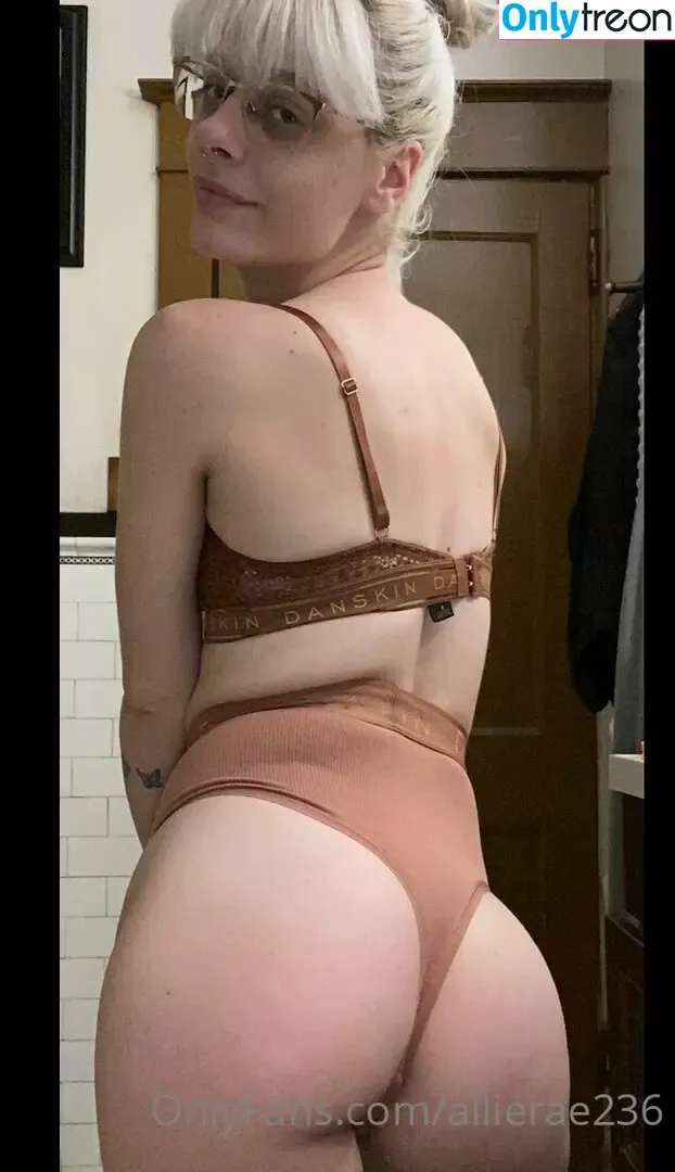 allierae236 nude photo #0006 (theallierae)