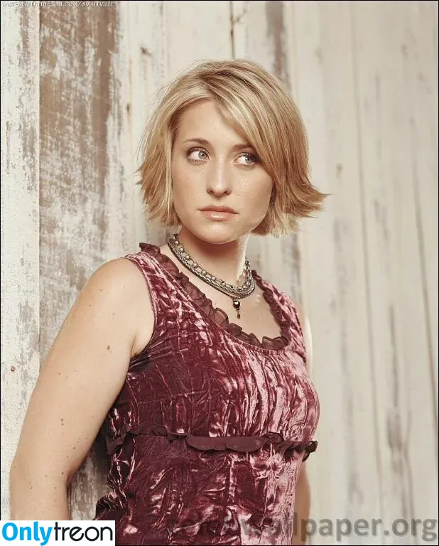 Allison Mack nude photo #0011 (allisonmack729)