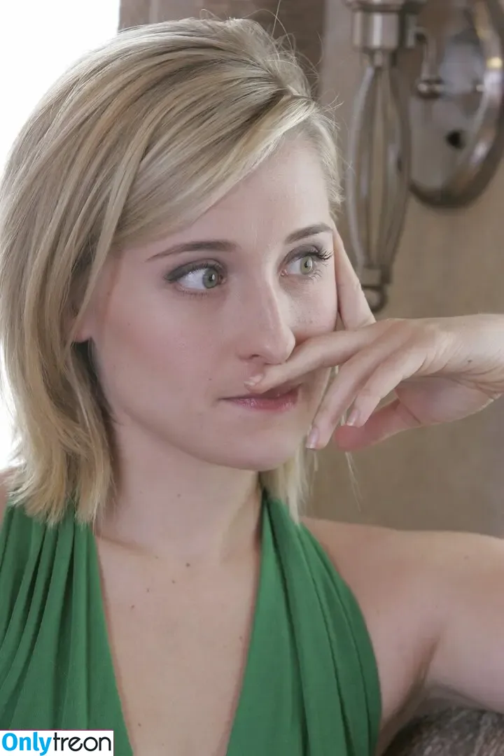 Allison Mack nude photo #0052 (allisonmack729)