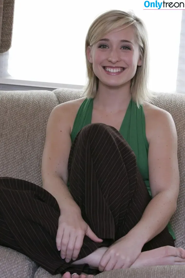 Allison Mack nude photo #0053 (allisonmack729)
