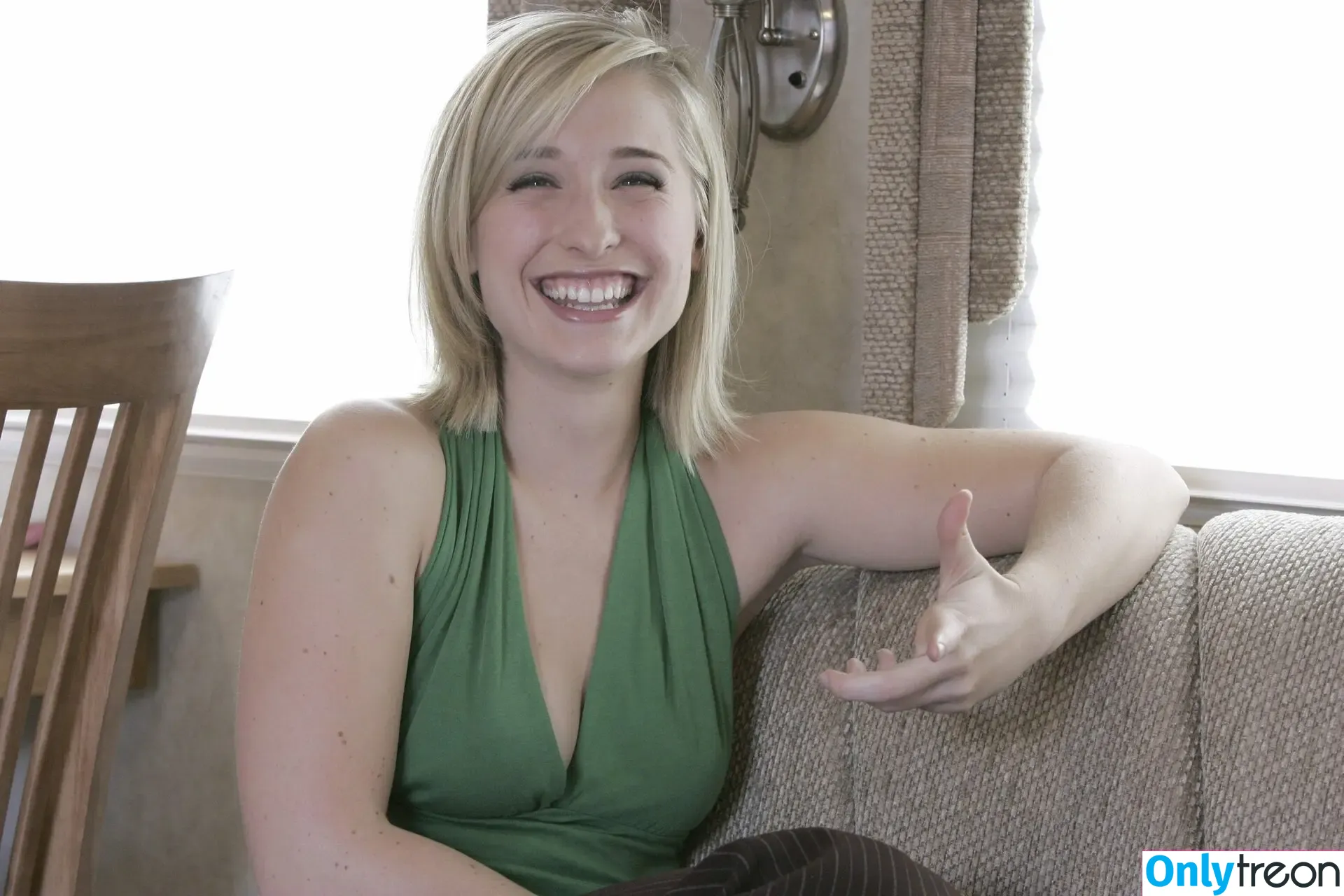 Allison Mack nude photo #0067 (allisonmack729)