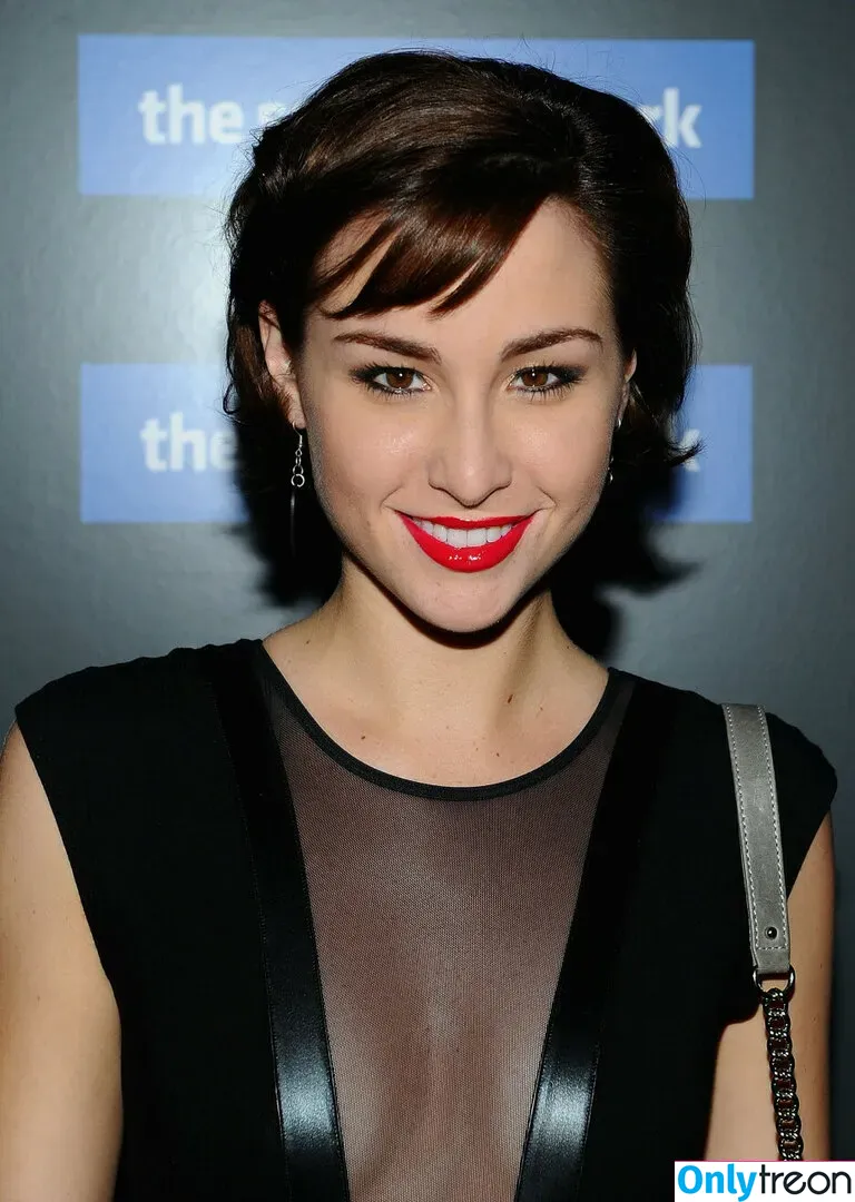 Allison Scagliotti голая photo #0045 (wittyhandle)