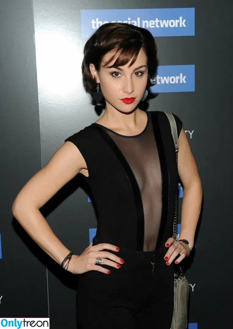 Allison Scagliotti голая photo #0046 (wittyhandle)