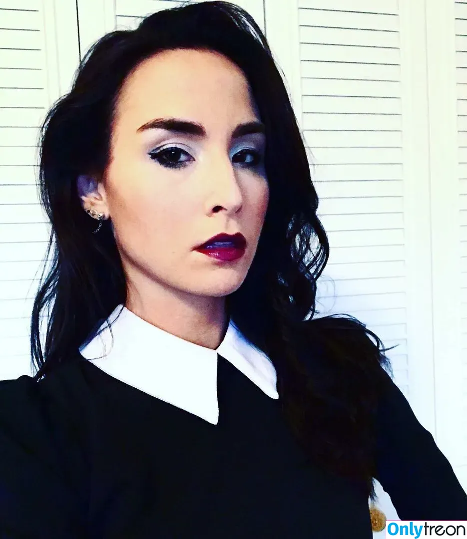 Allison Scagliotti голая photo #0058 (wittyhandle)