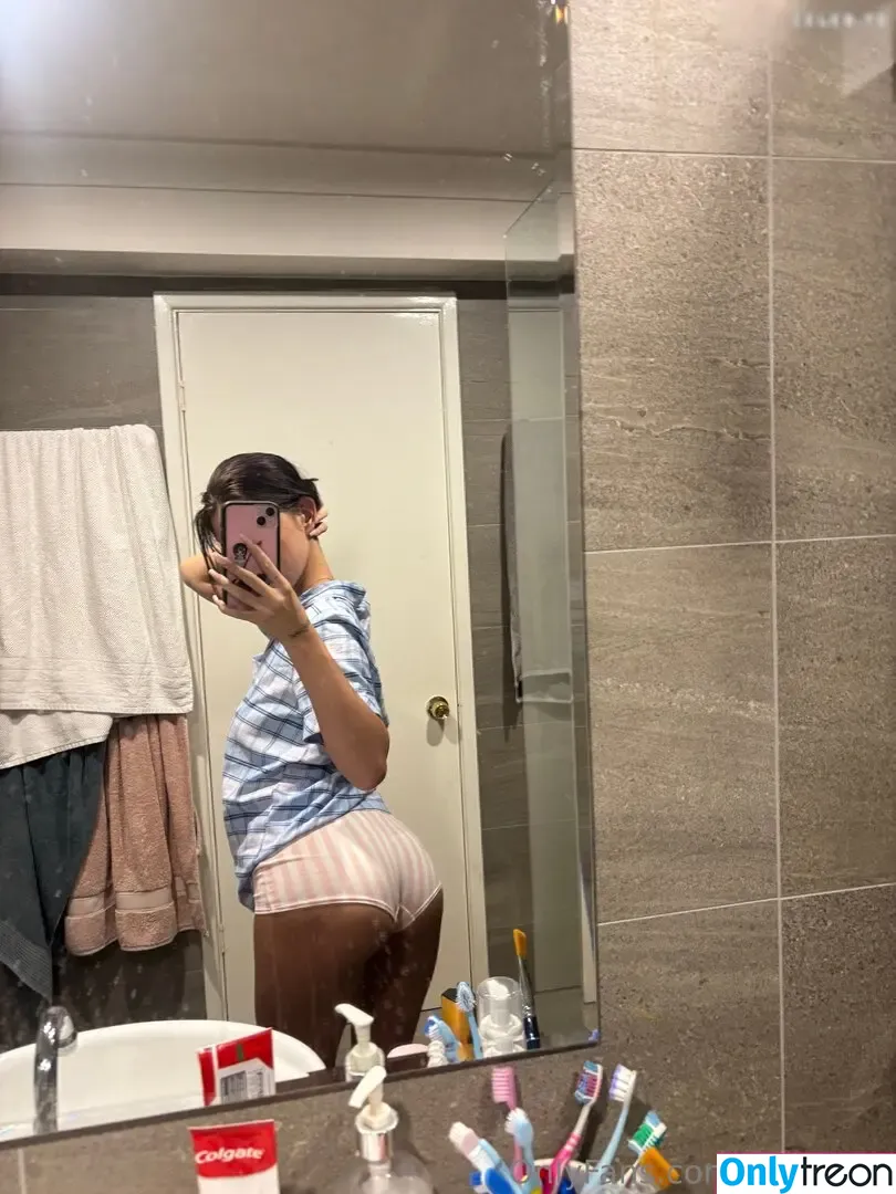 Alliyah Davison nude photo #0023 (Alliyah Davison)